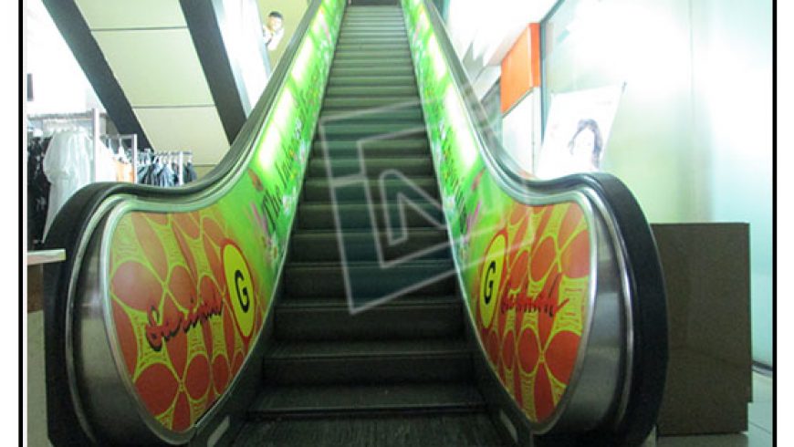 Pemasangan Sticker Escalator Mall Sarinah